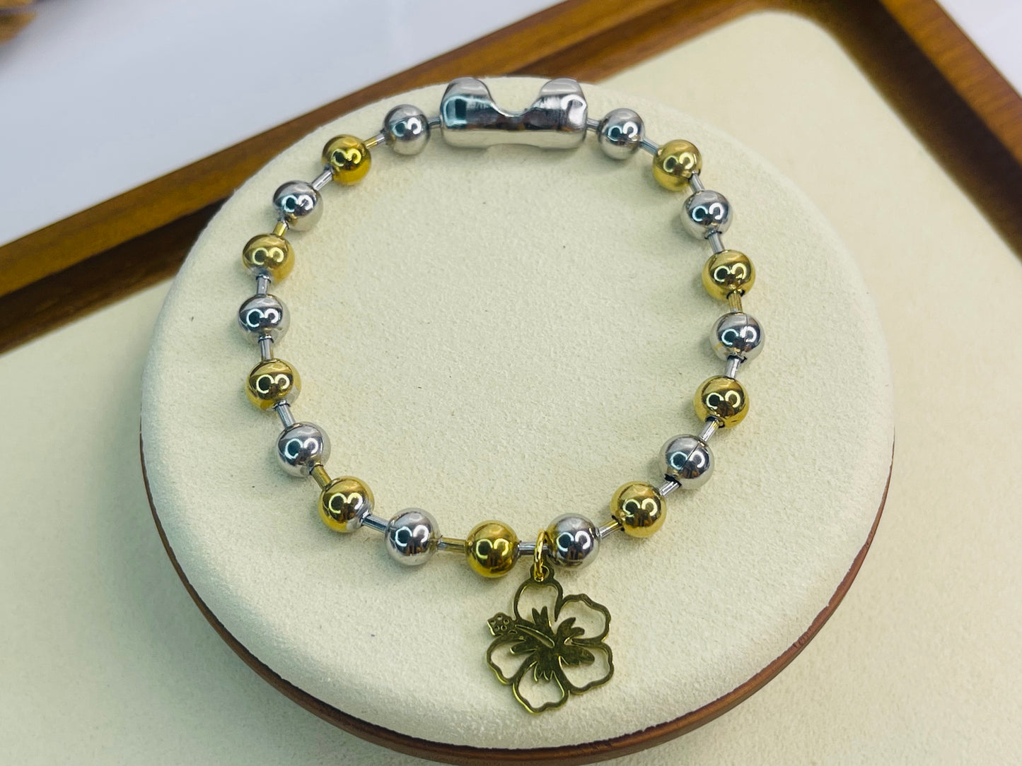 Amapola bangle