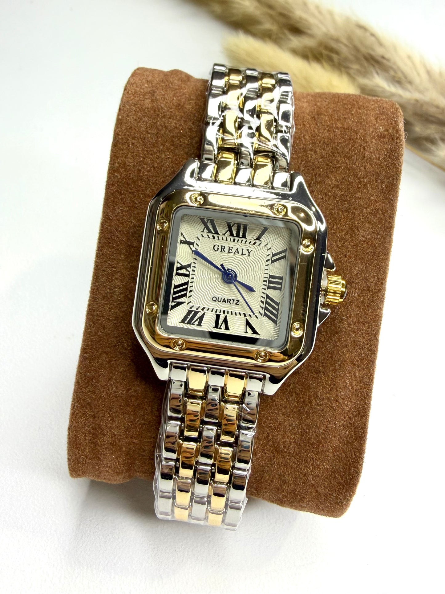 Valmira Watch
