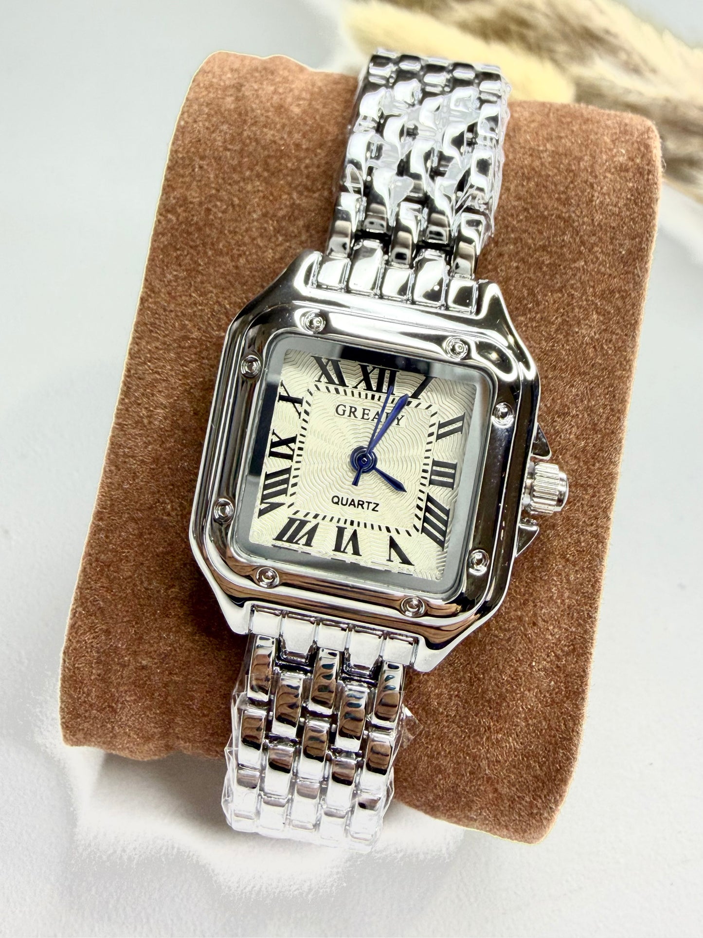 Valmira Watch